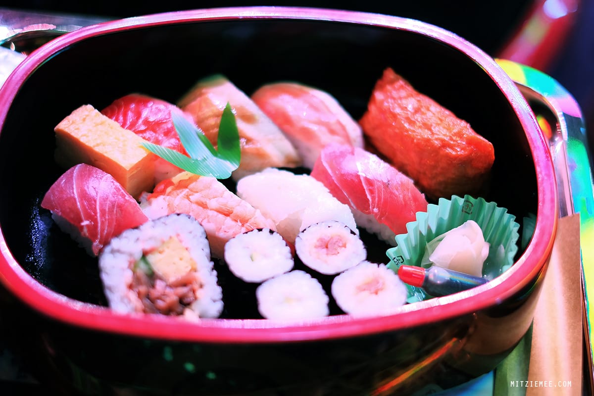 Robot Restaurant, Tokyo