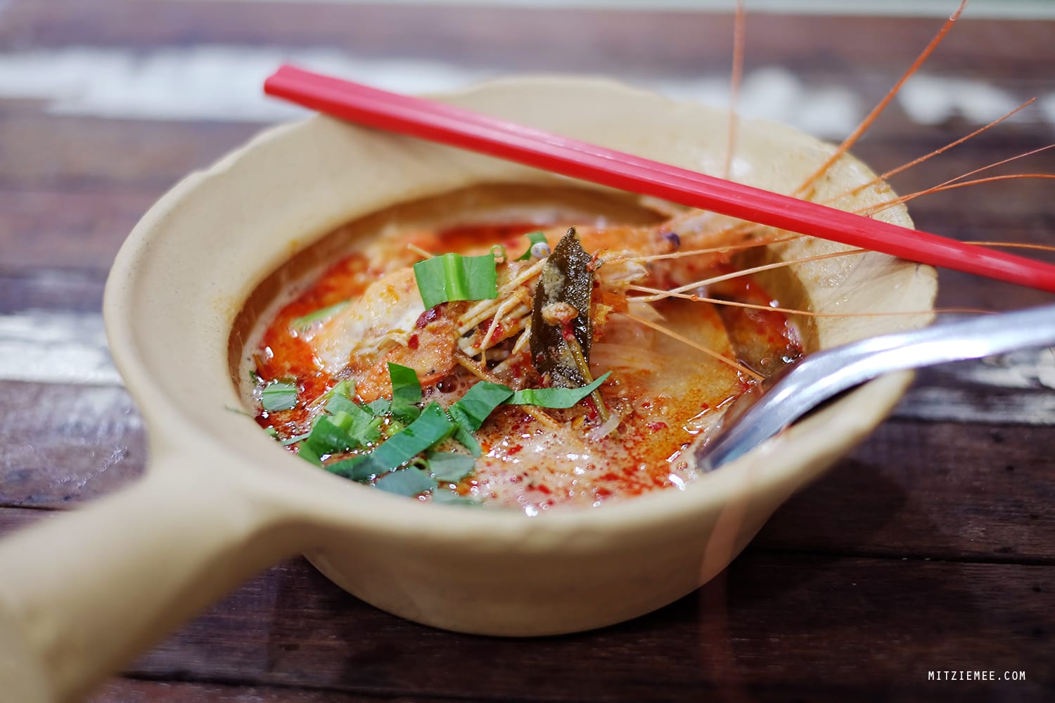 P'Aor, tom yum, Bangkok
