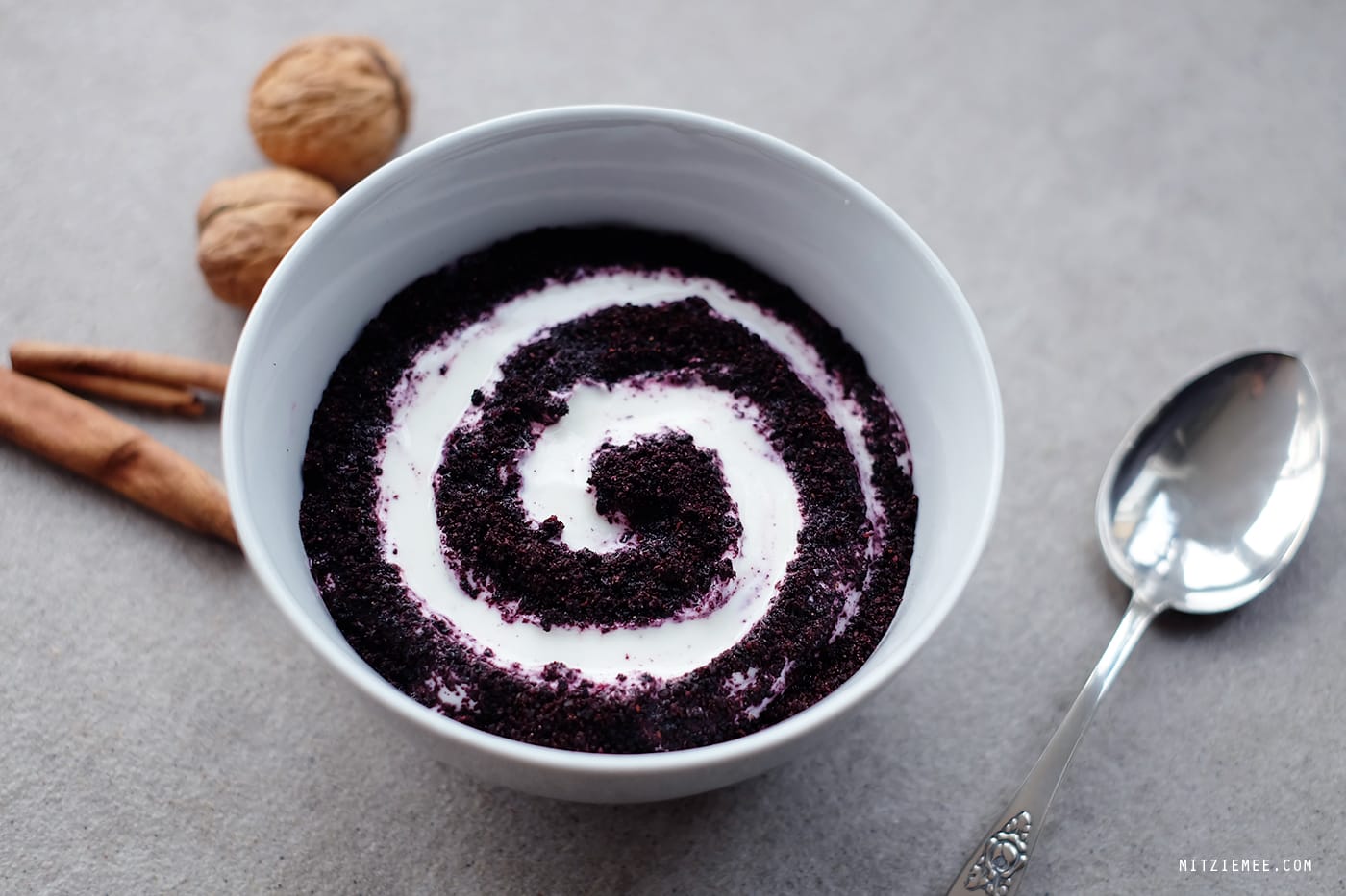 Breakfast bowl with Bilberry Powder