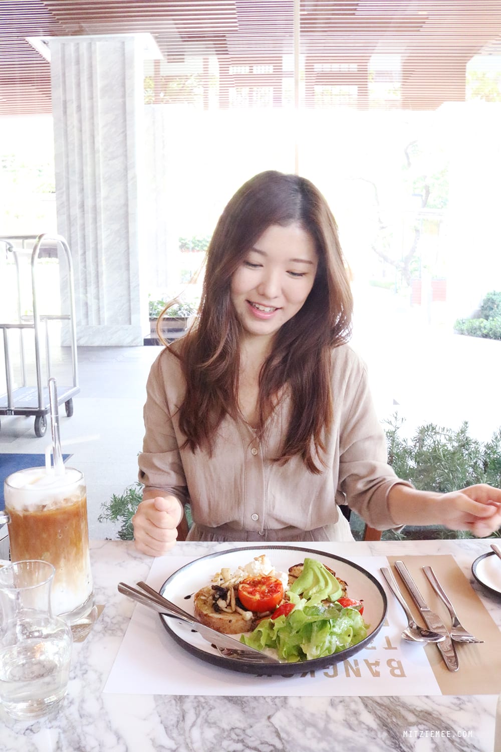 Annie from TheLeeDay, Bangkok Trading Post