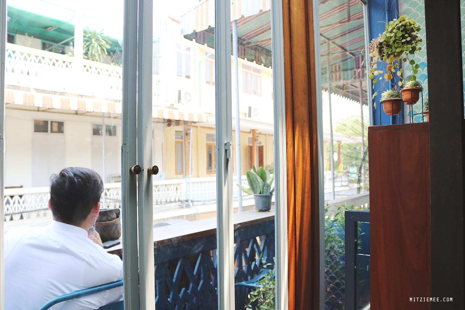 Blue Whale Cafe, Bangkok