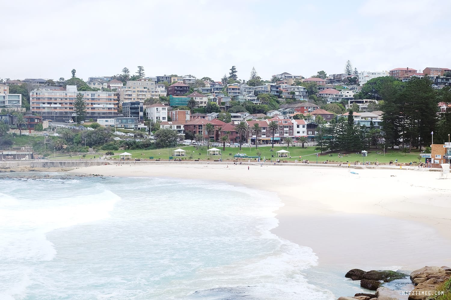 Walk from Bondi Beach to Bronte Beach, Sydney