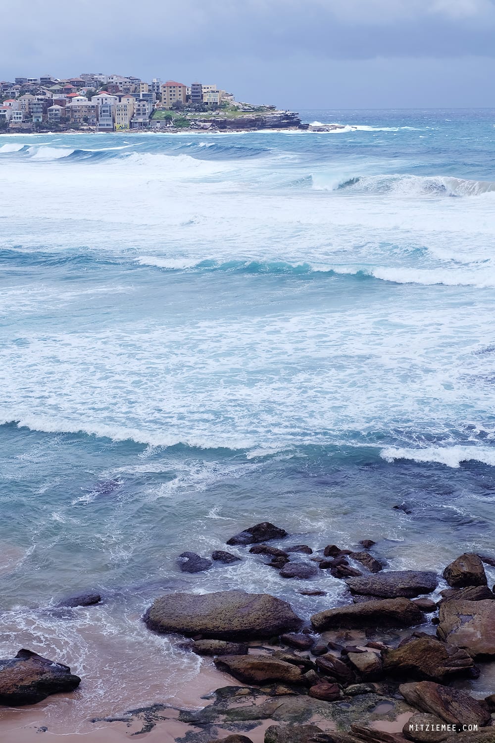 Walk from Bondi Beach to Bronte Beach, Sydney