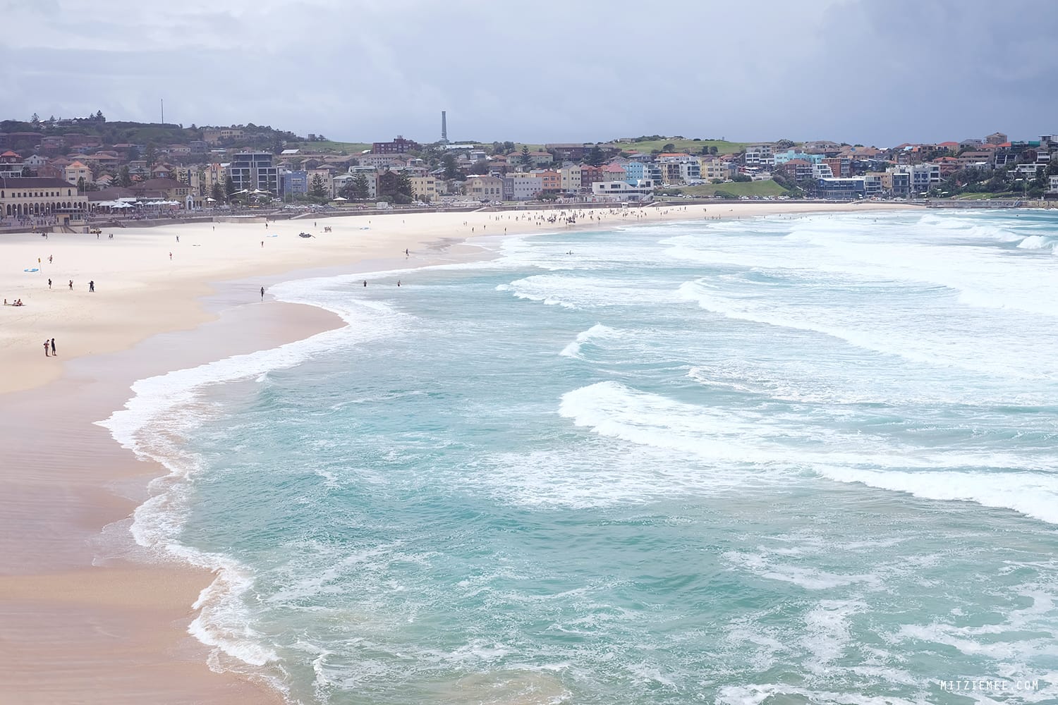 Walk from Bondi Beach to Bronte Beach, Sydney