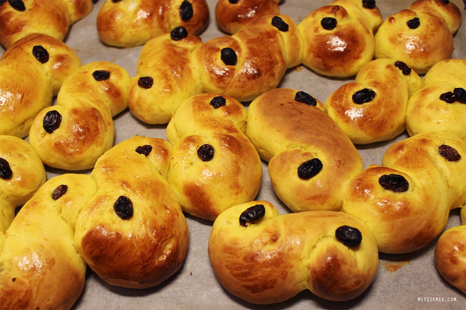 Lussekatter, Swedish saffron buns