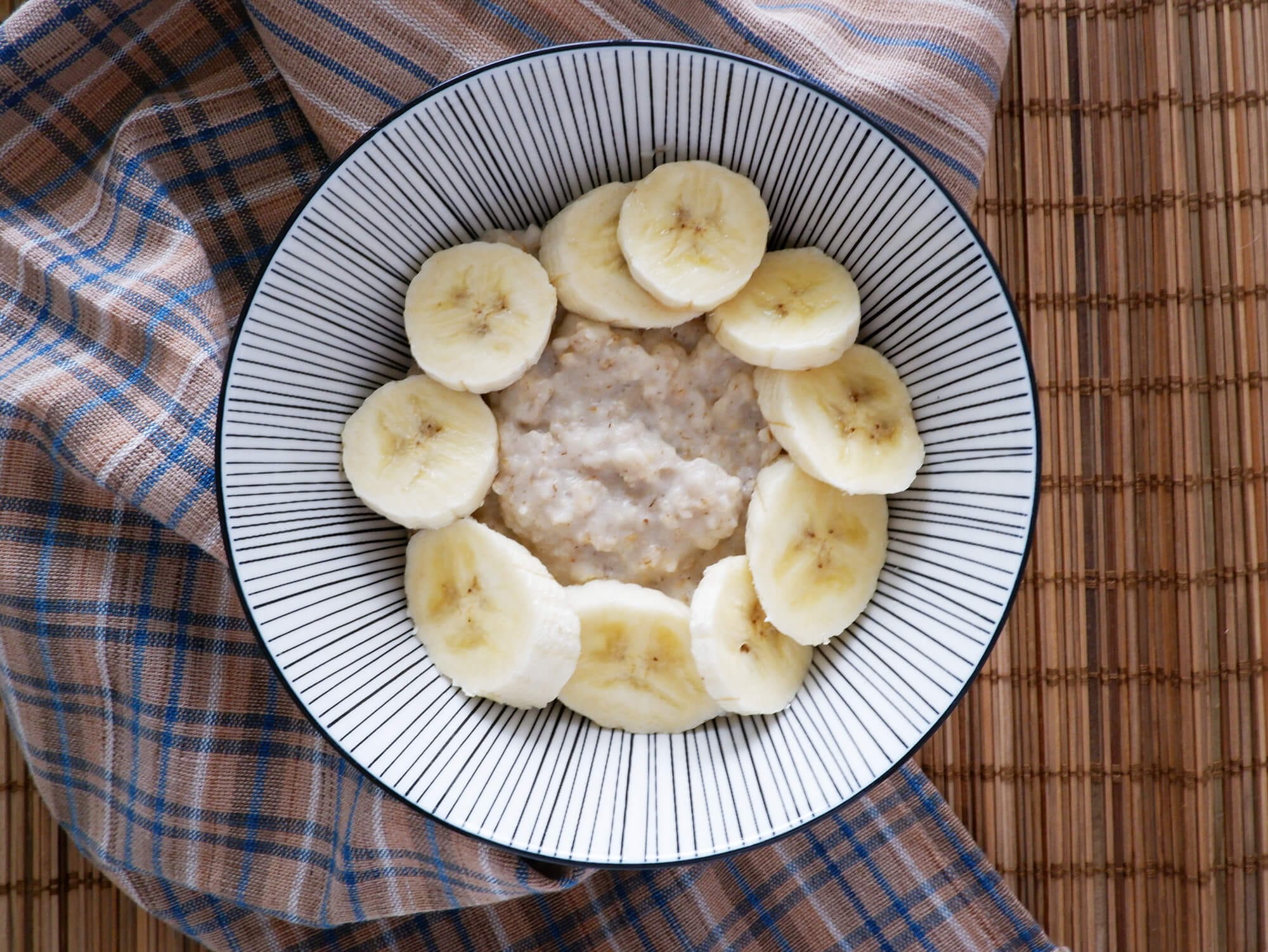 Oatmeal with almond milk, fresh figs and walnuts, Recipe