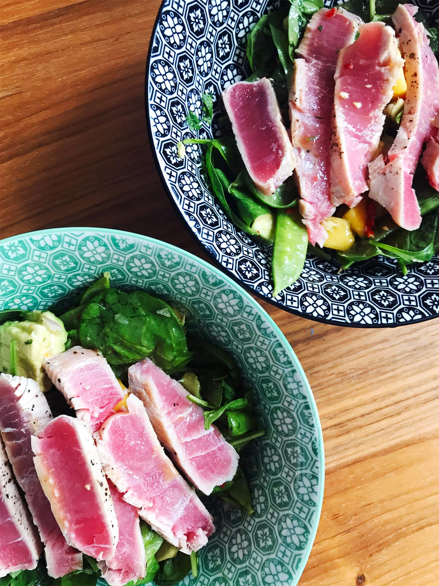 Recipe: Salad with seared tuna, mango and avocado