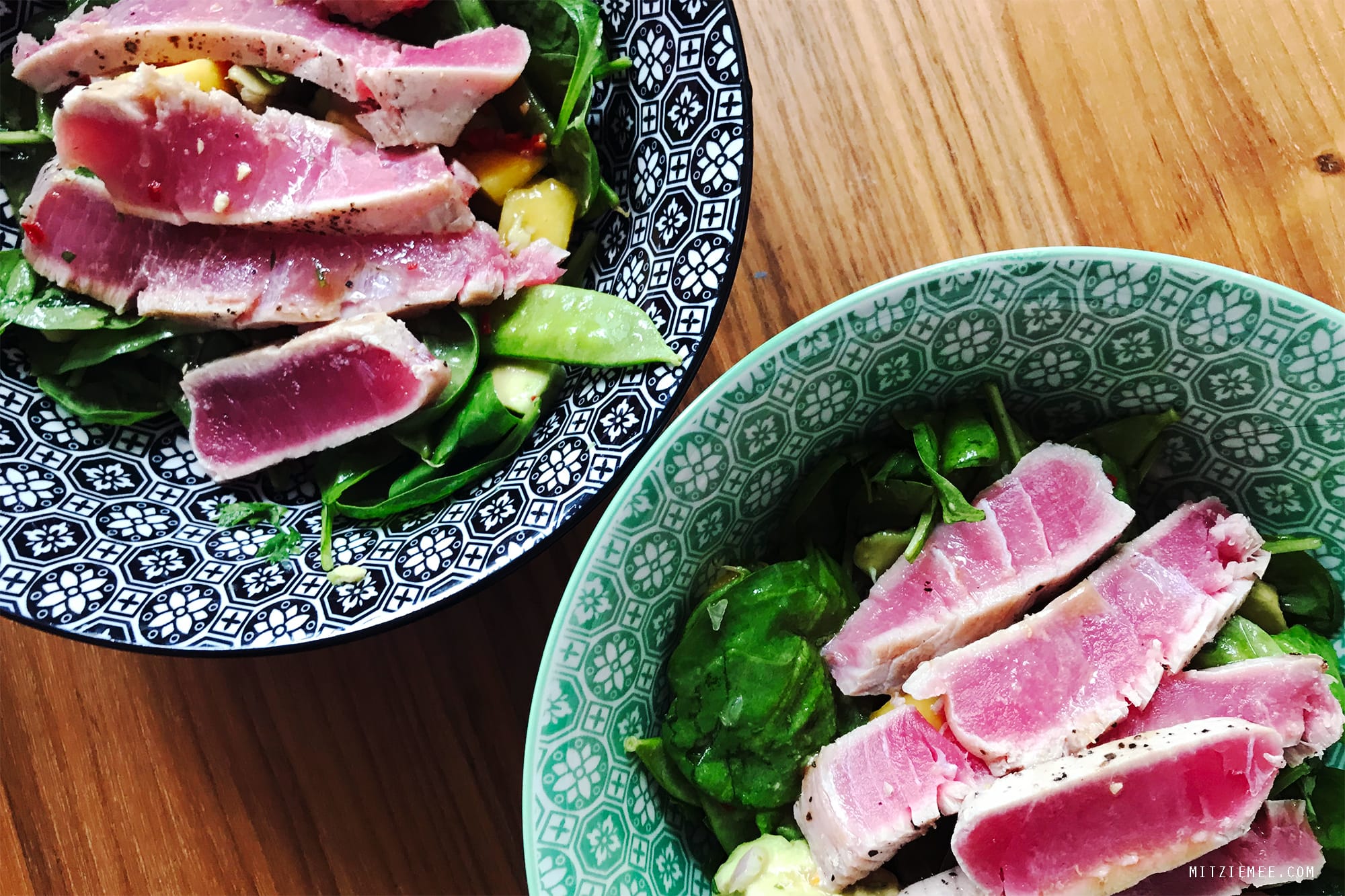 Salad with seared tuna, mango and avocado, recipe