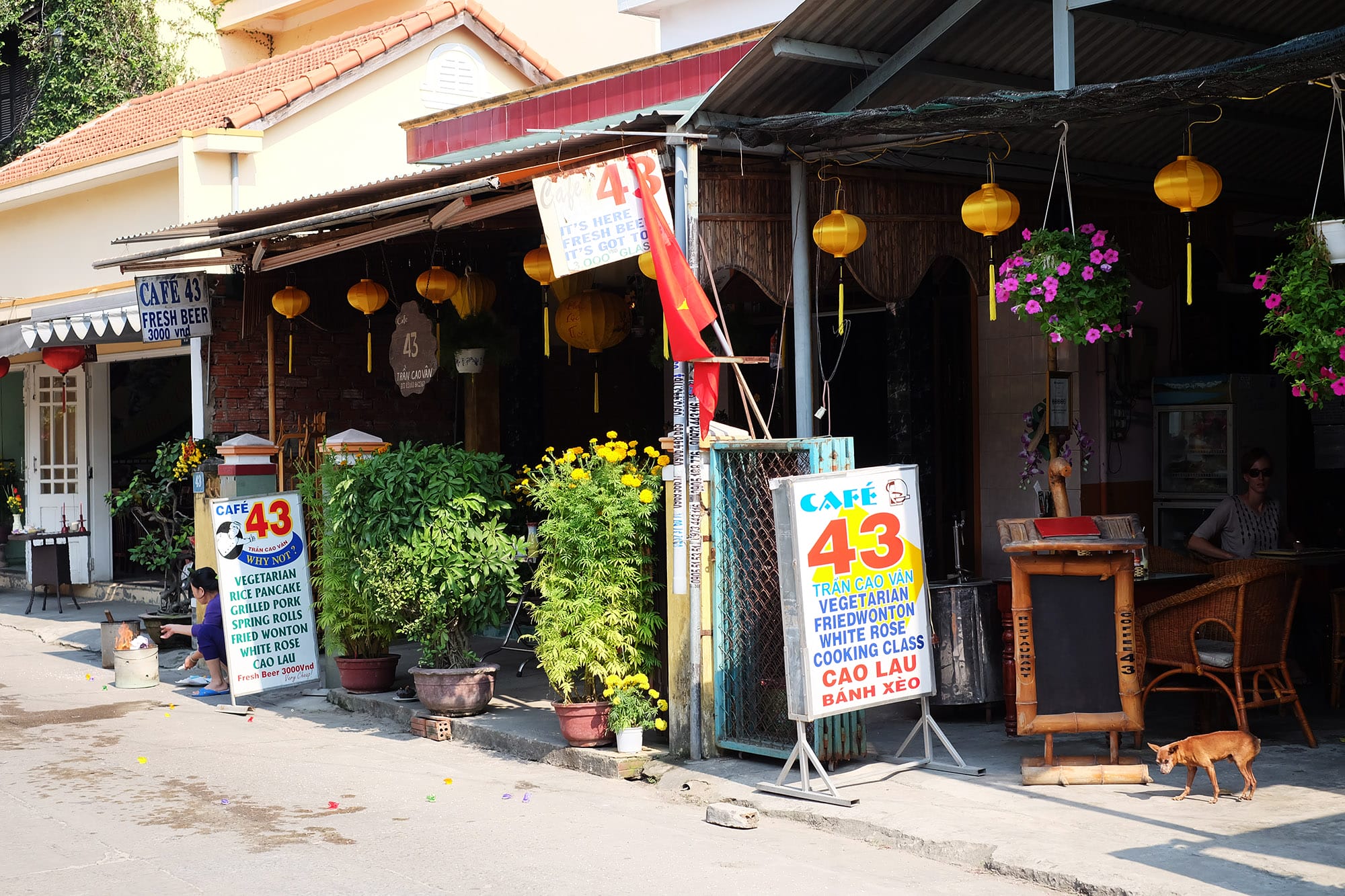 Hoi An: Cao Lau and Cafe 43