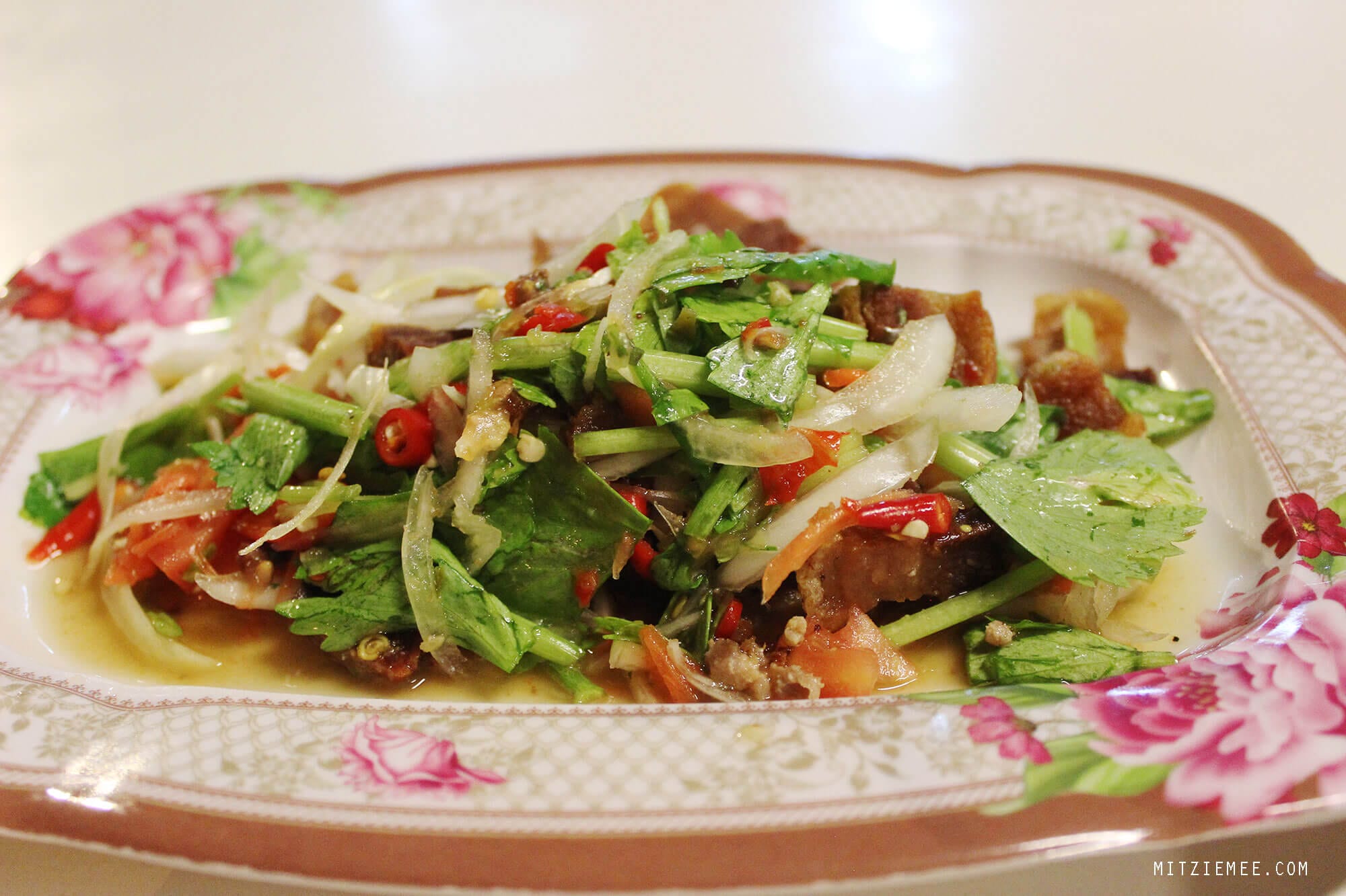 Esan Roysoaw, nice restaurant in Karon Beach, Phuket