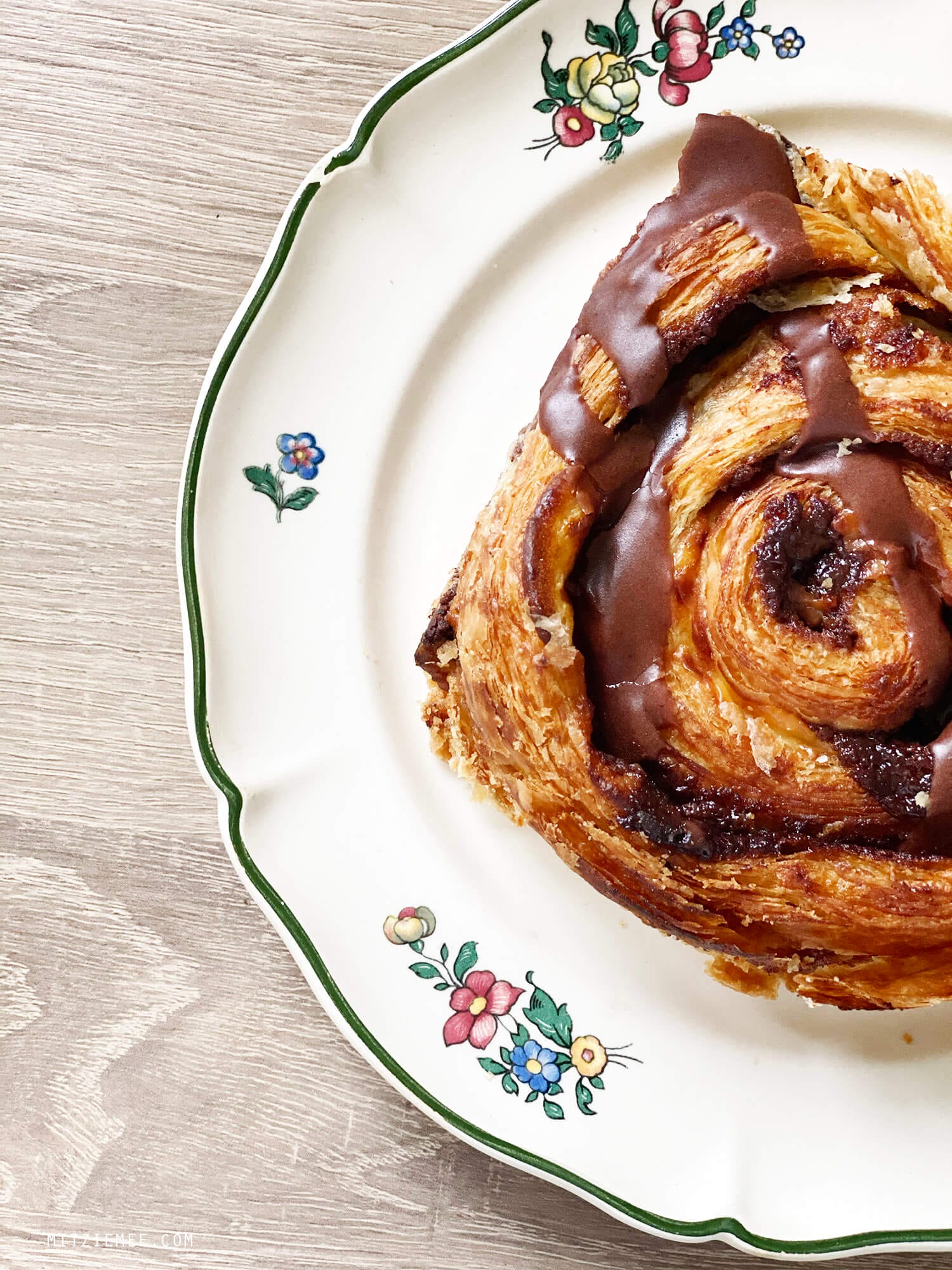 Danish pastry, cinnamon roll