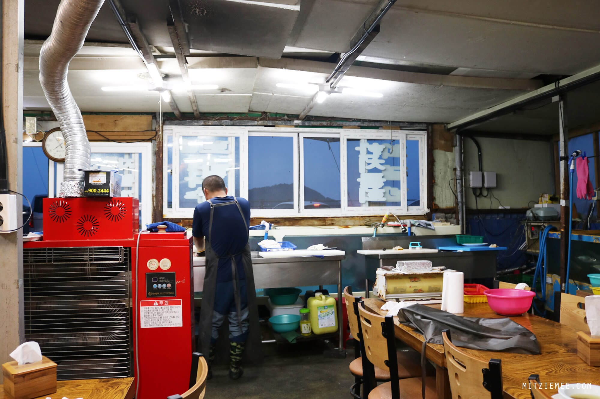 Casual seafood restaurant, Hyeopjae Beach, Jeju Island