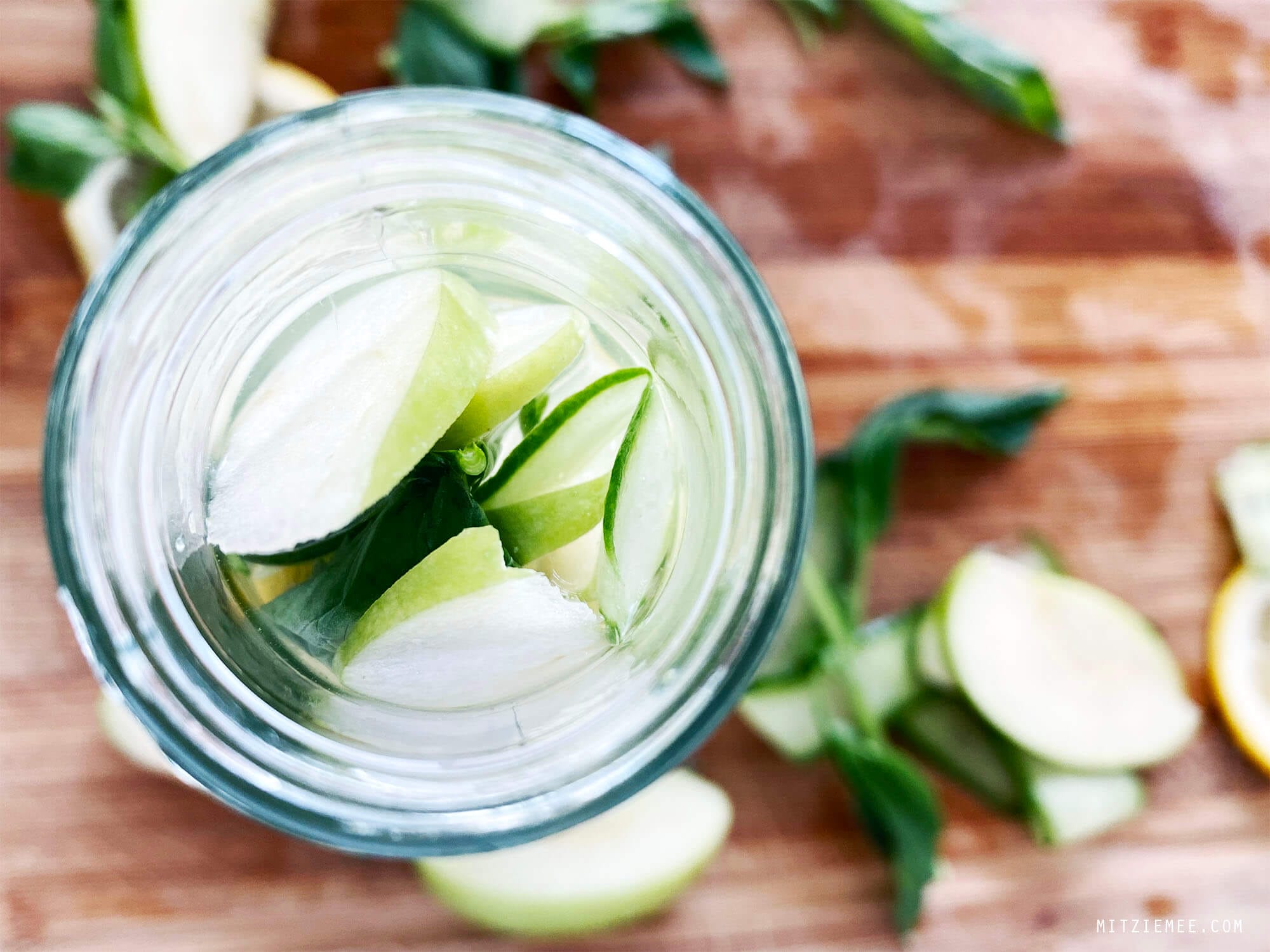 Infused water with green apples, basil, cucumber and lemon