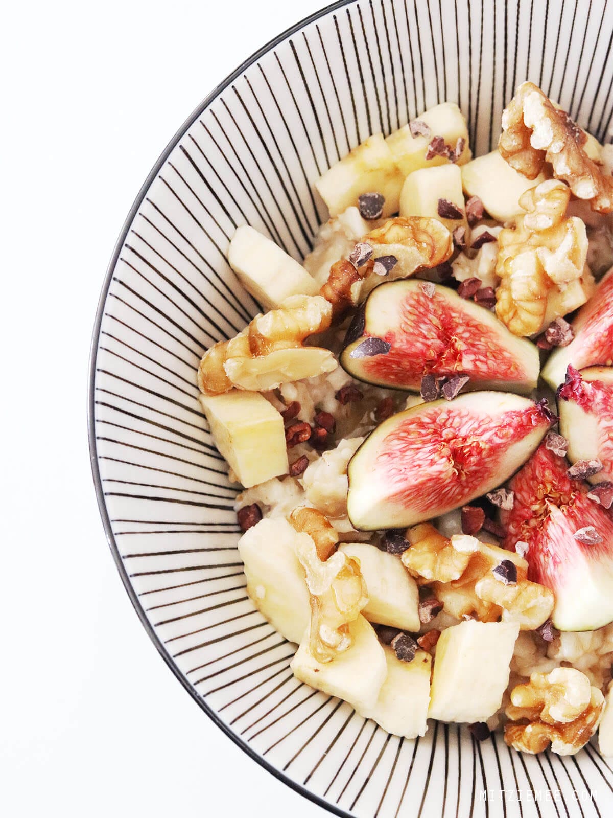 Oatmeal with almond milk