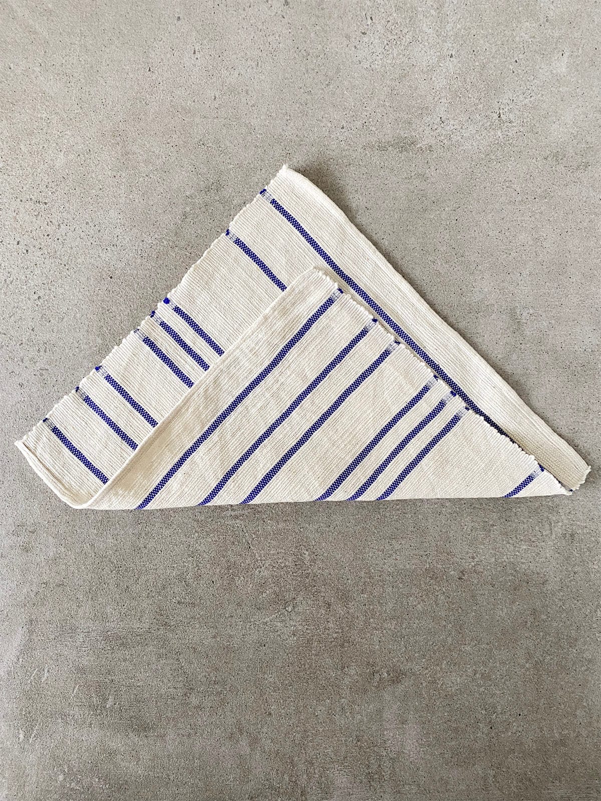 How to fold a mini hand towel (oshibori)