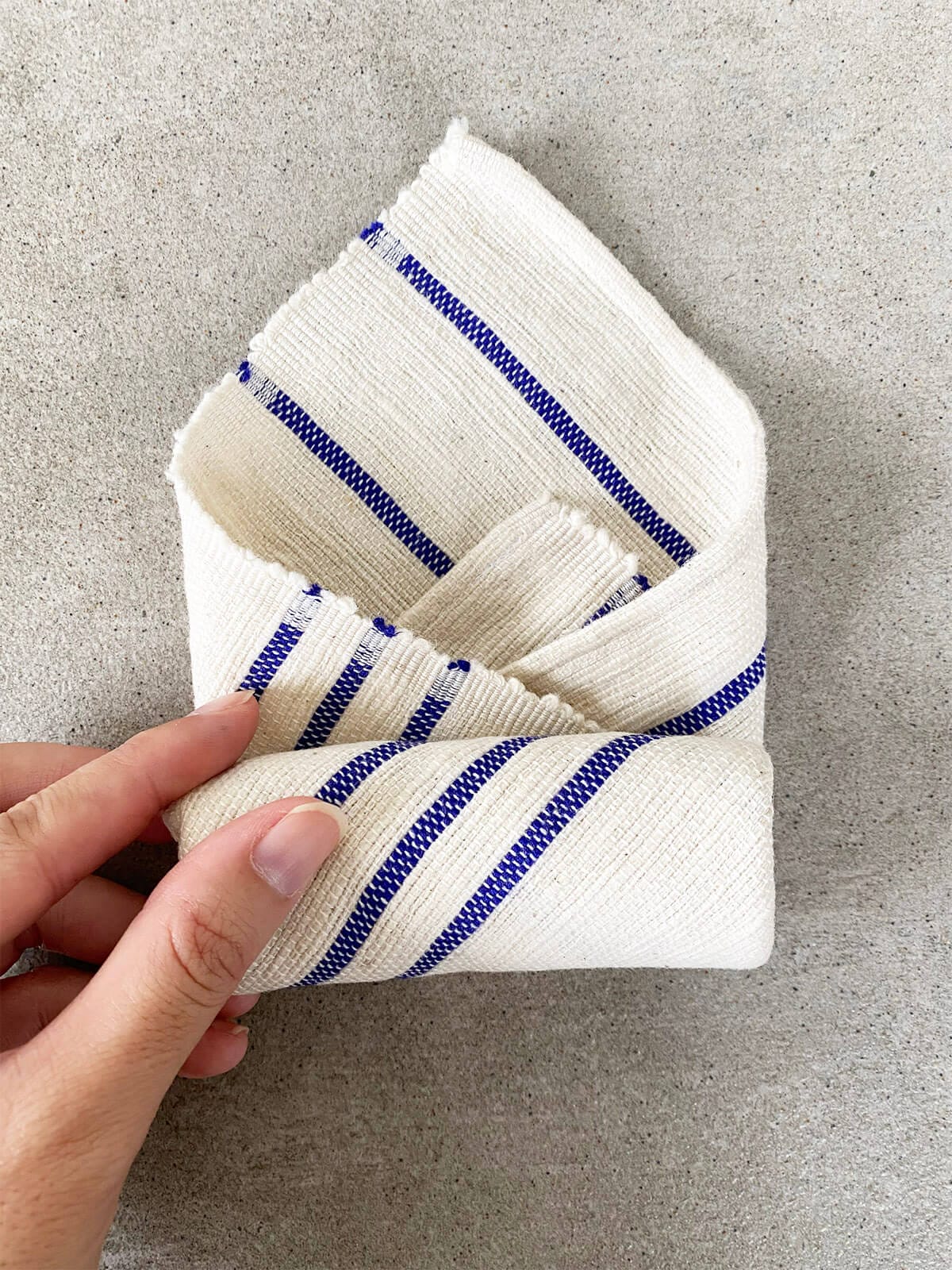 How to fold a mini hand towel (oshibori)