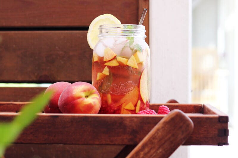 Recipe: Sparkling iced tea with peach and raspberries