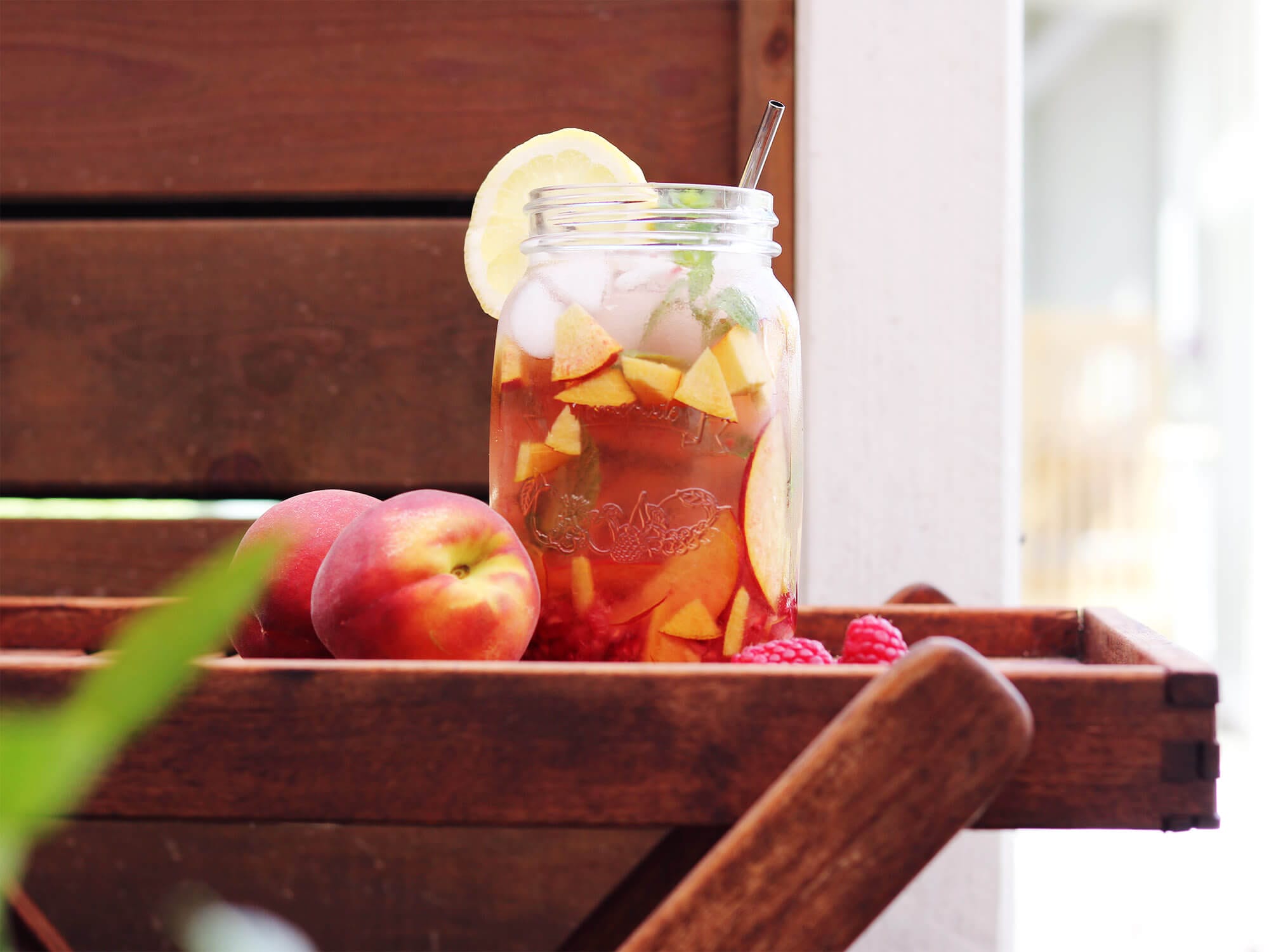 Recipe: Sparkling iced tea with peach and raspberries
