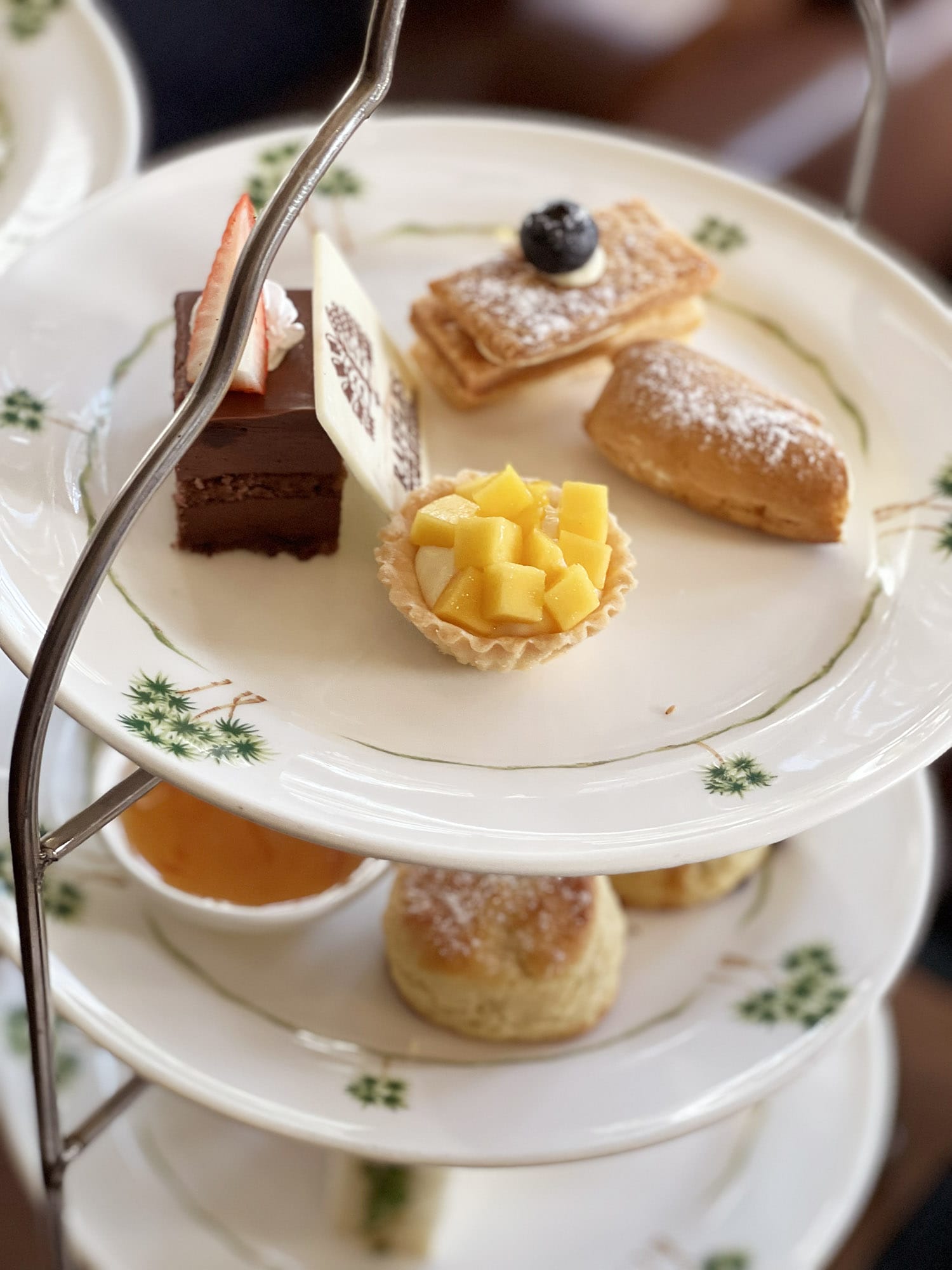 Phnom Penh: Raffles Hotel Le Royal - Afternoon Tea at Elephant Bar