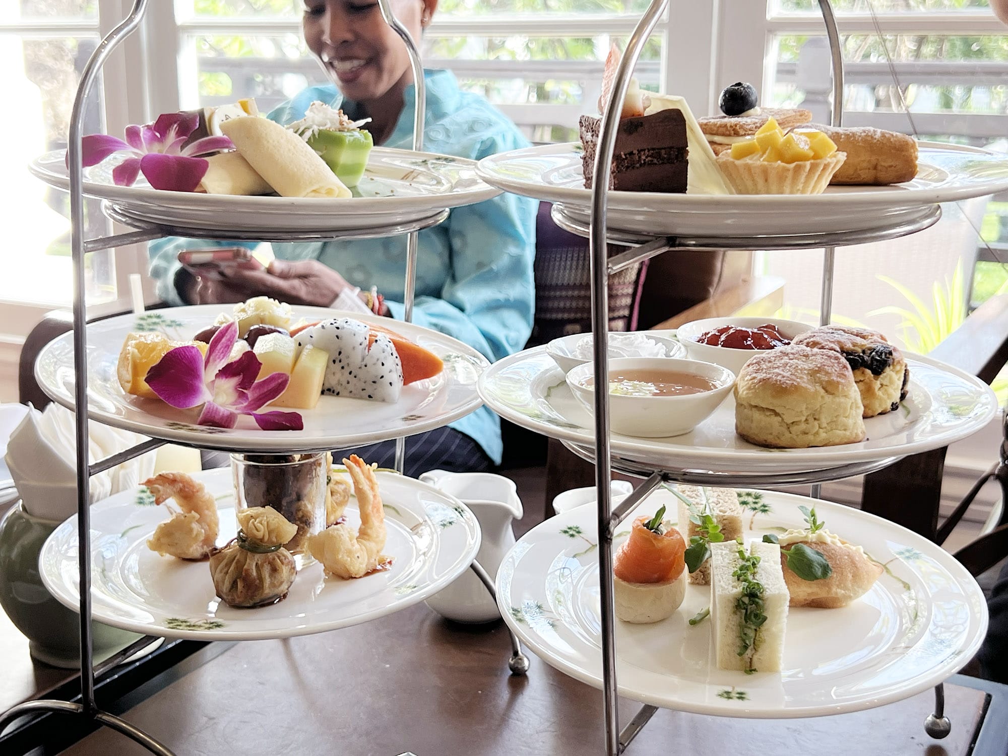Phnom Penh: Raffles Hotel Le Royal - Afternoon Tea at Elephant Bar