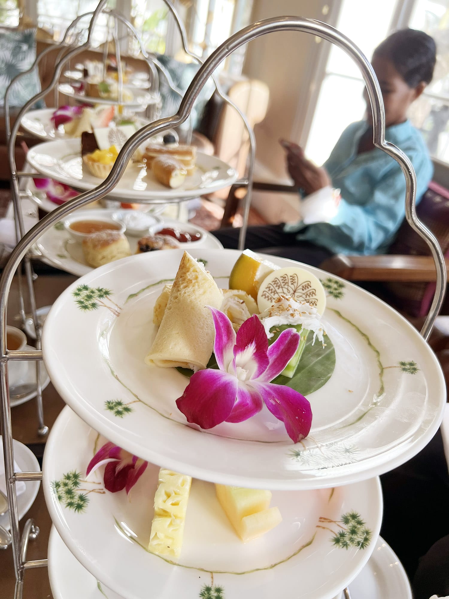 Phnom Penh: Raffles Hotel Le Royal - Afternoon Tea at Elephant Bar