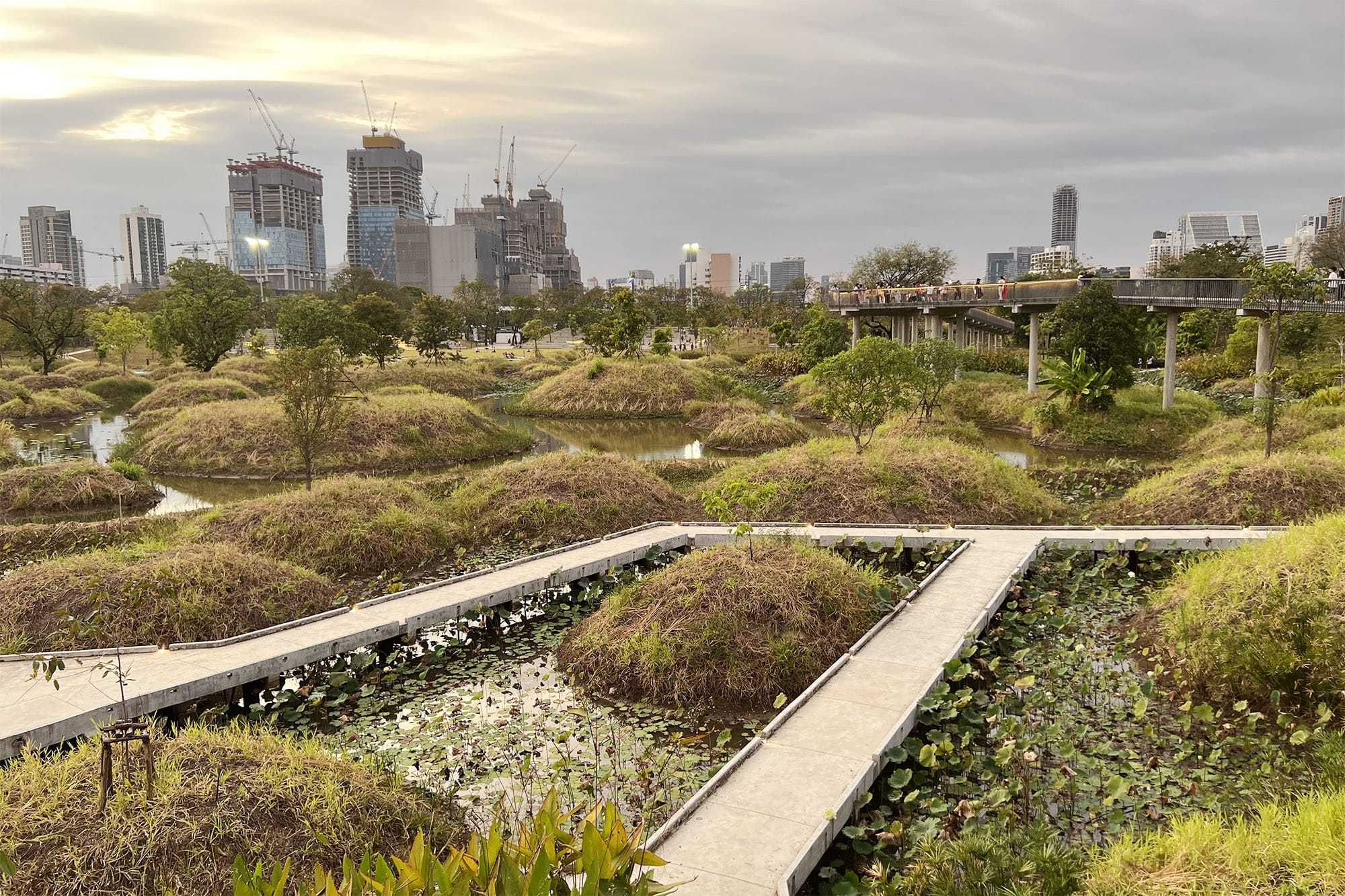Bangkok: Benchakitti Forest Park - A green oasis in the city