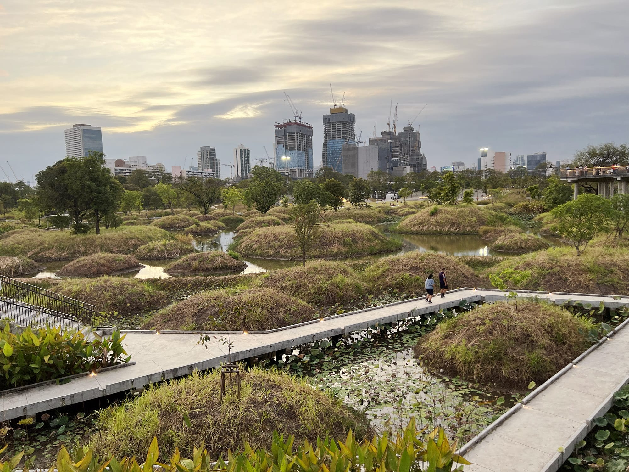 Bangkok: Benchakitti Forest Park - A green oasis in the city