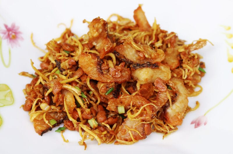 Recipe: Cambodian crispy fried fish with ginger and fermented soybeans (trey chien chuon)