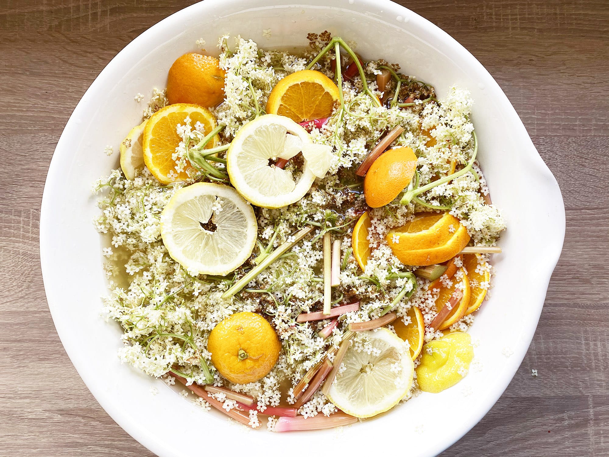 Recipe: My mom's elderflower syrup