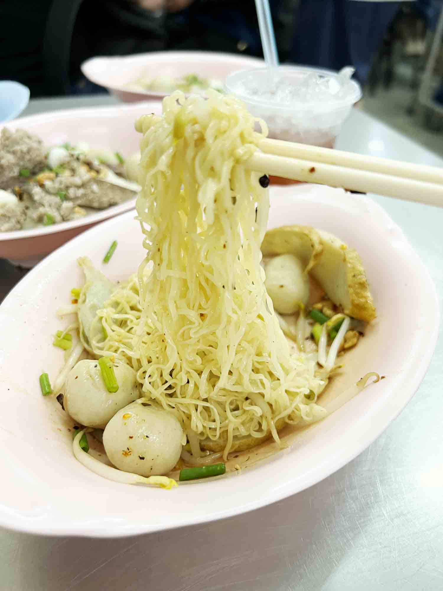 Rung Rueang - My favorite noodle shop in Bangkok