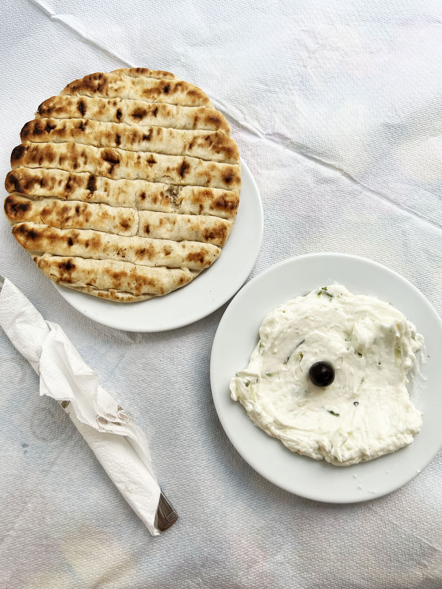 Athens: Aspro Alogo - Amazing pork souvlaki