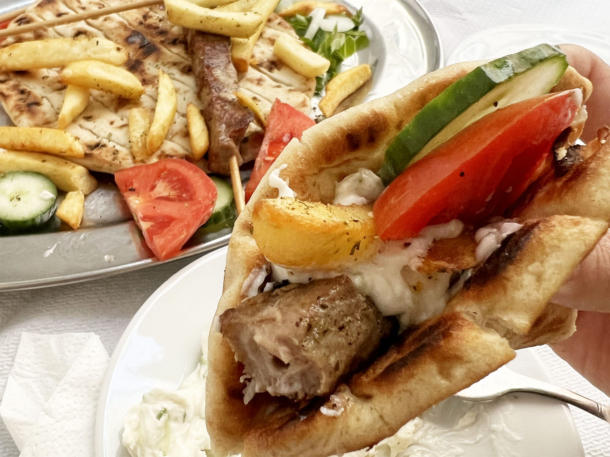 Athens: Aspro Alogo - Amazing pork souvlaki