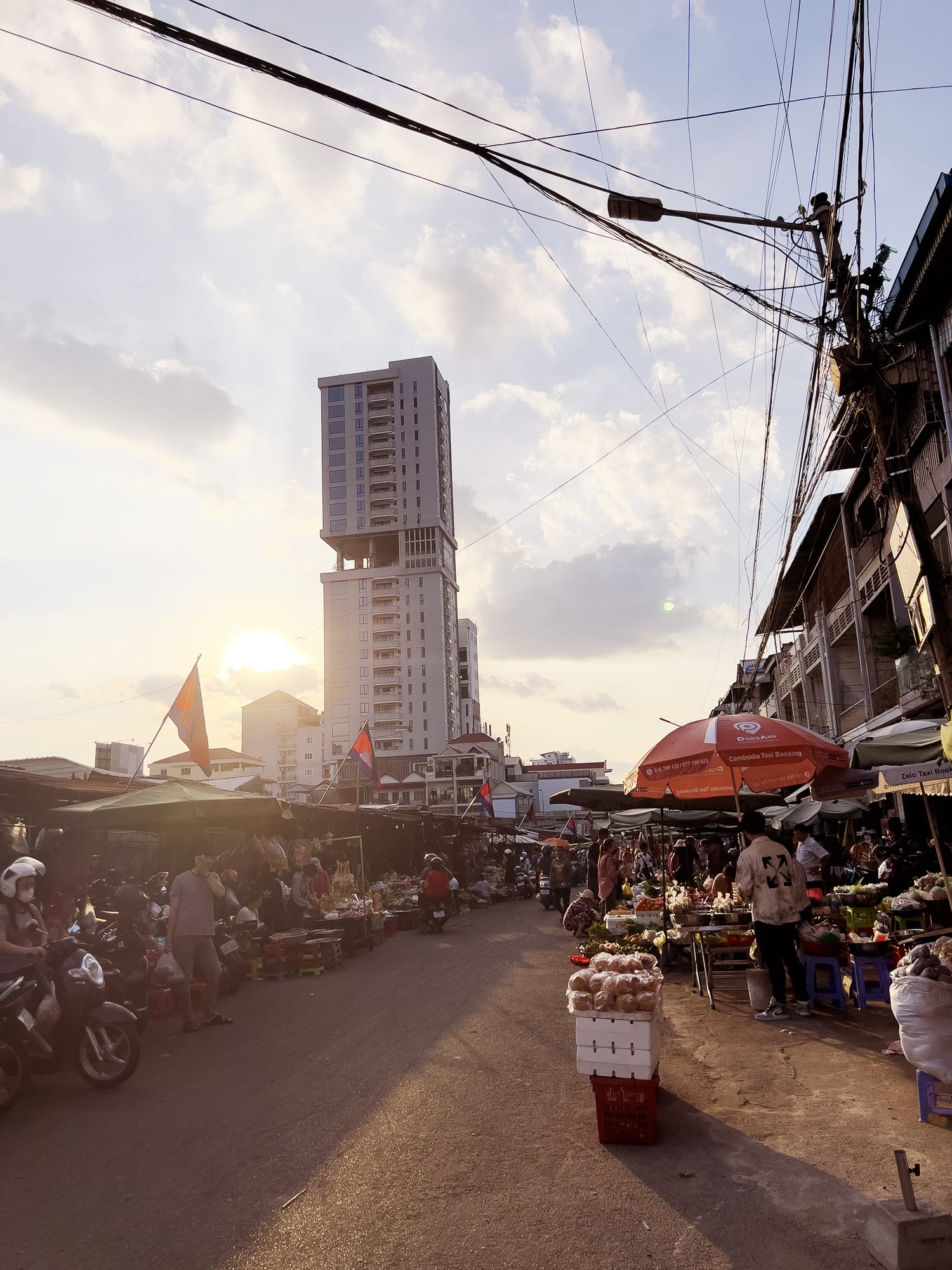 Phnom Penh: Sundown Social Club - The Hidden Rooftop Bar at TTP