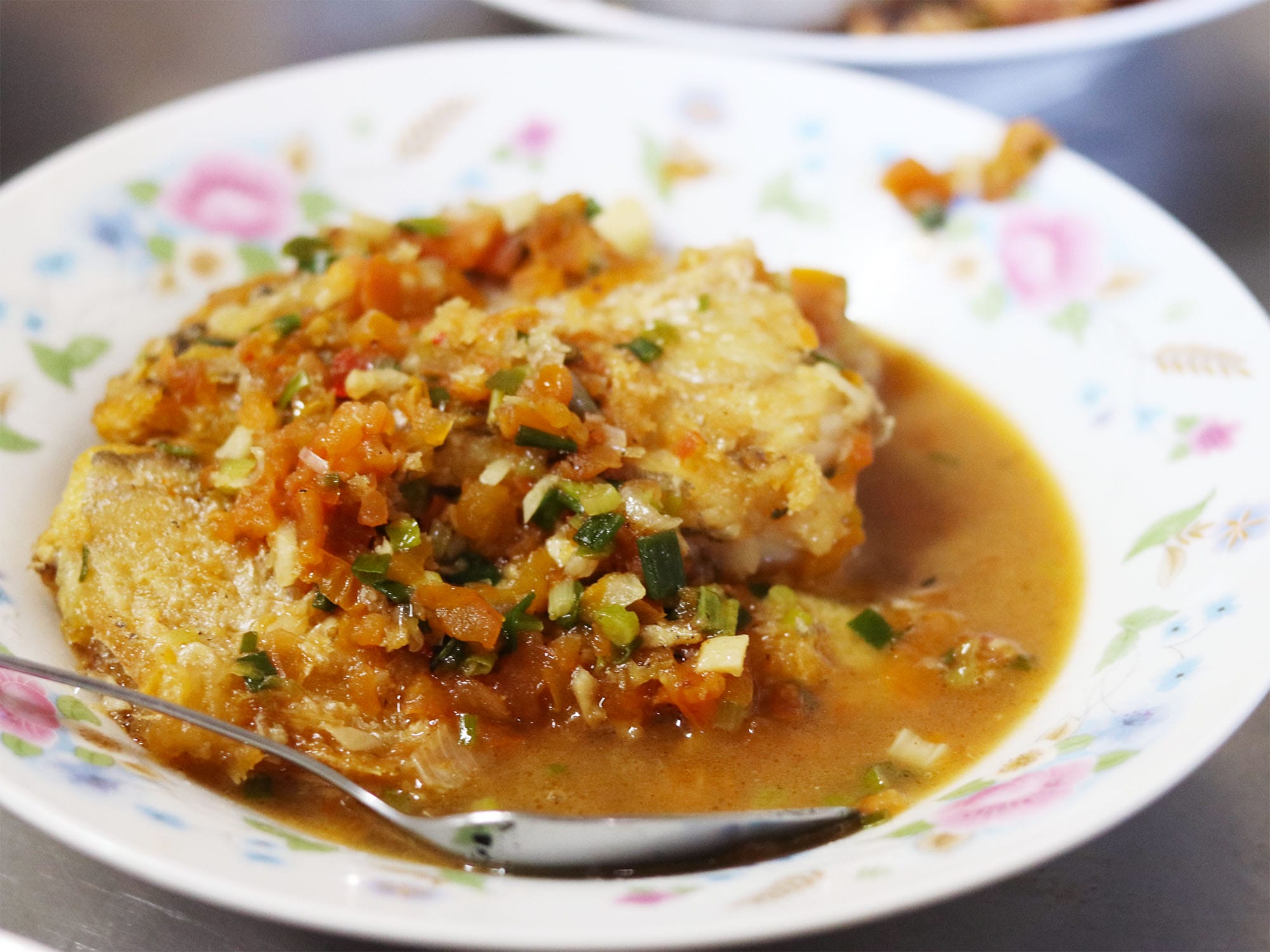 Recipe: The Grandma's Delicious Fried Fish - Cambodia Food
