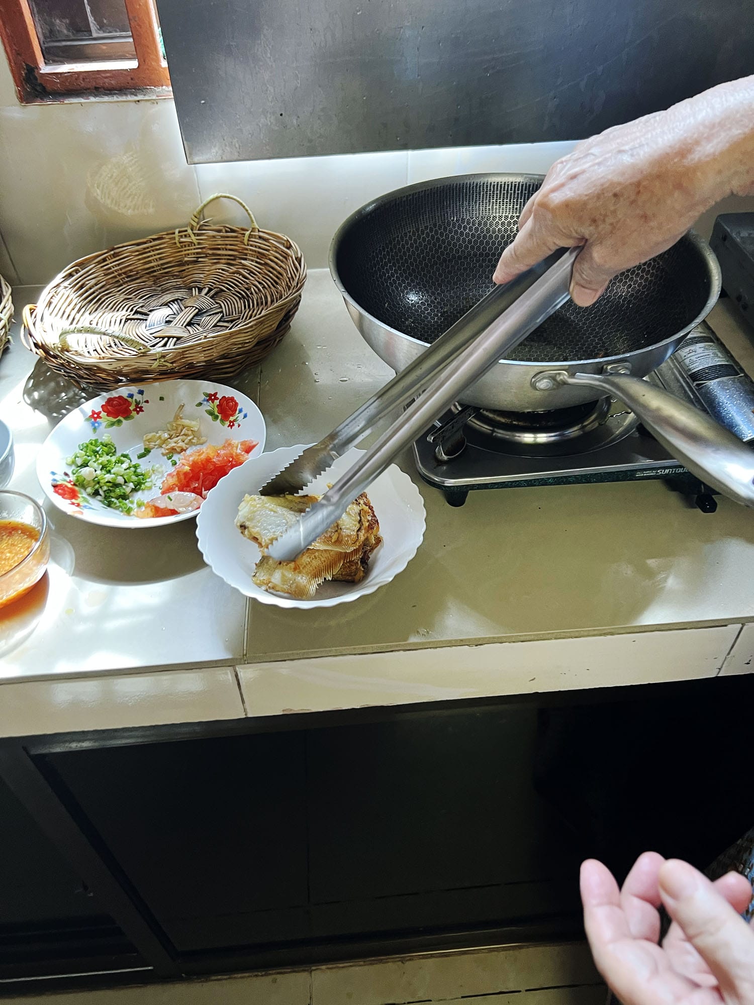 Recipe: The Grandma's Delicious Fried Fish - Cambodia Food