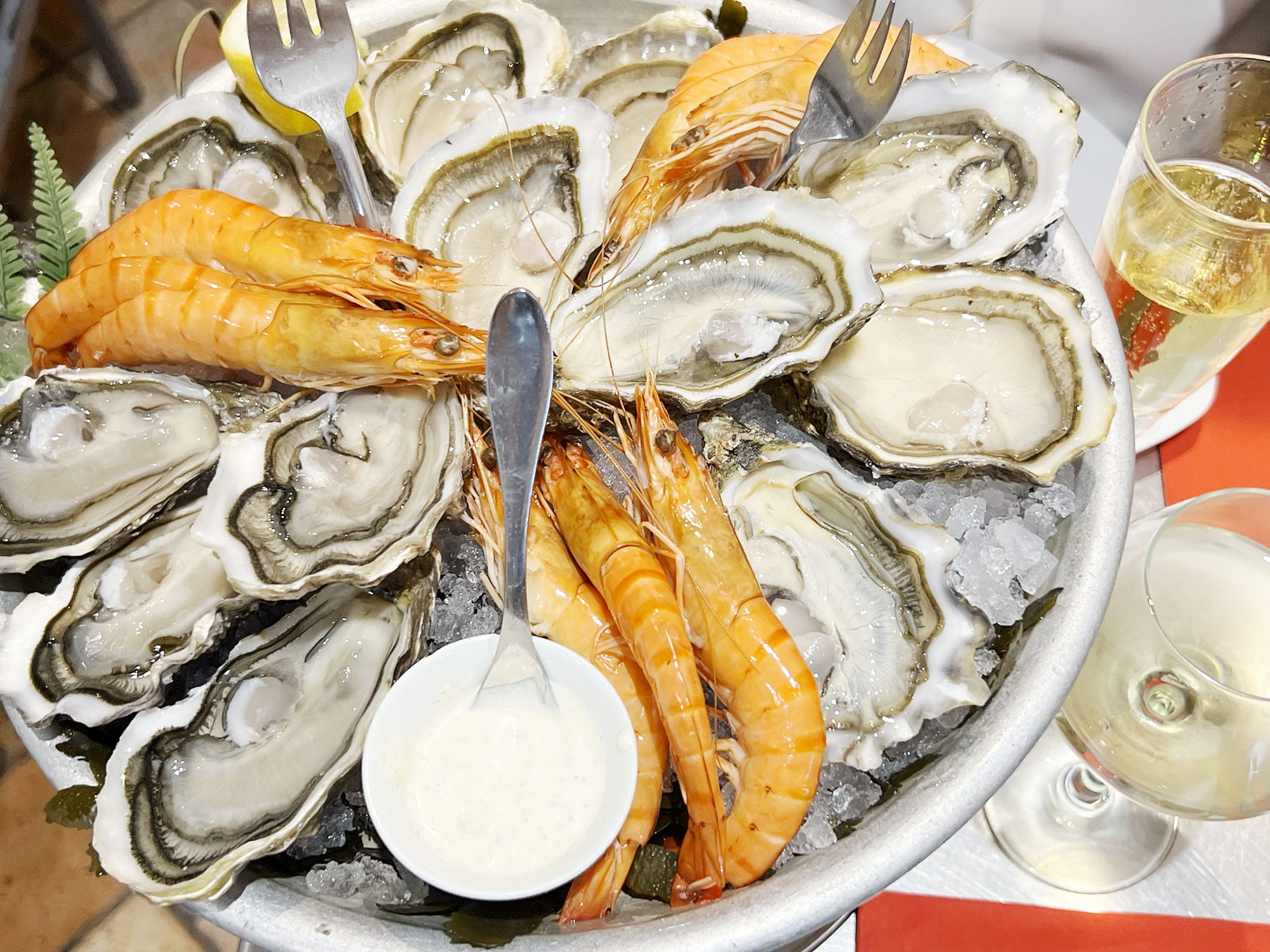 Paris: Opium La Cabane - Oysters and Pink Shrimp 