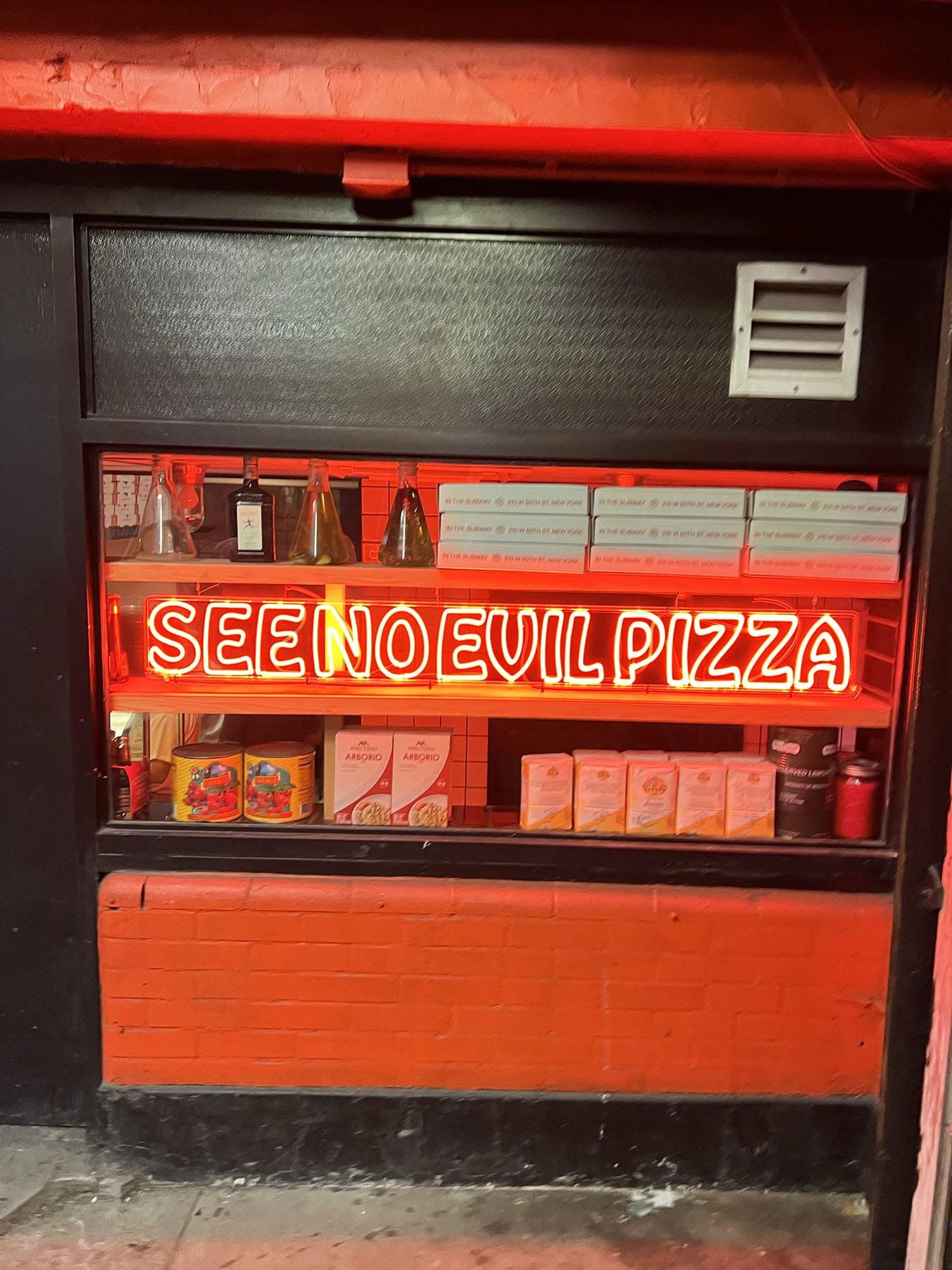 NYC: See No Evil Pizza