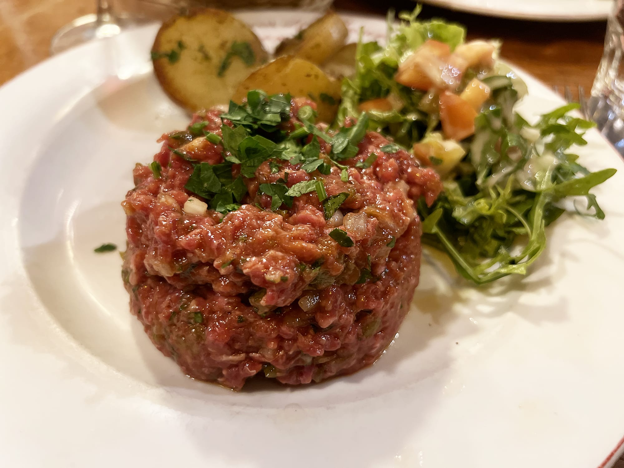 Paris: Bistrot d’Henri – Classic French Bistro Vibes and a Really Good Chocolate Mousse