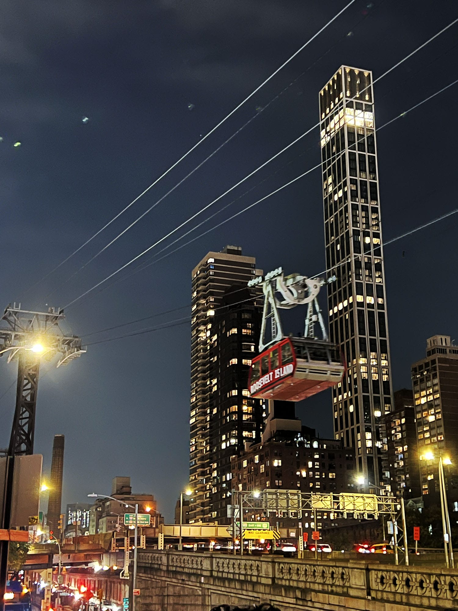 New York City: Roosevelt Island Tram – A Ride with a View