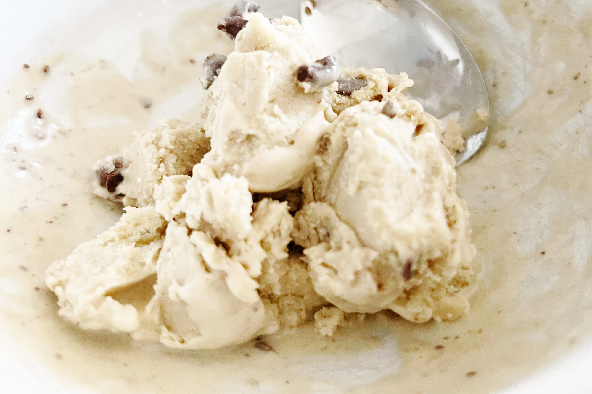 Recipe: Banana Ice Cream with Peanut Butter and Chocolate