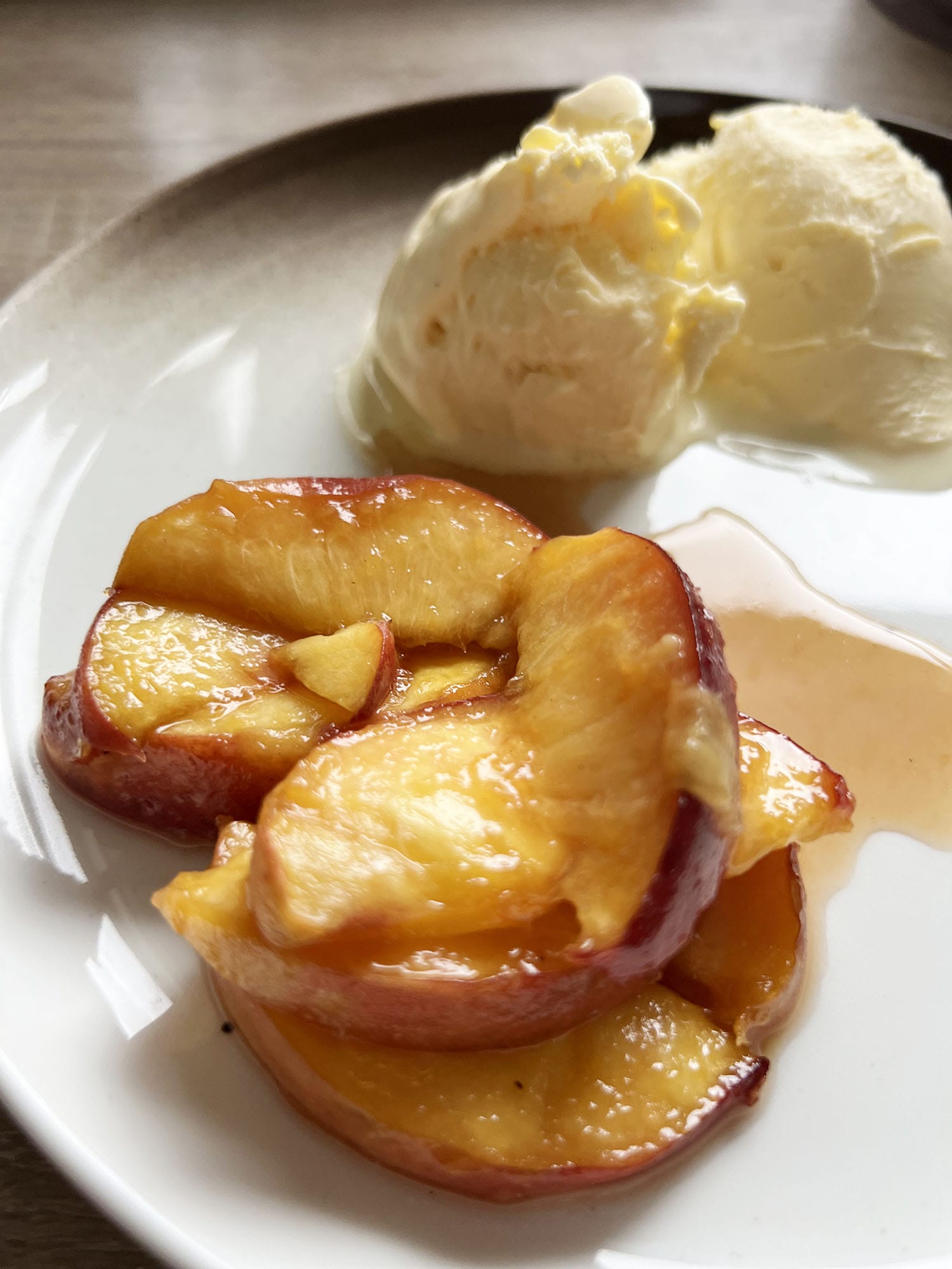 Recipe: Frozen Custard with caramelized peaches